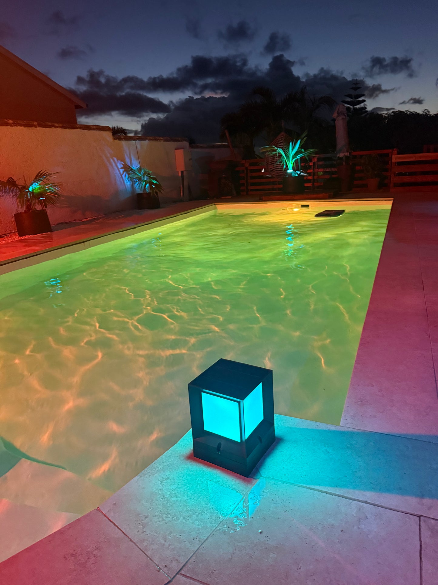 ÉclatZen – Lampe Solaire LED  Design Extérieur